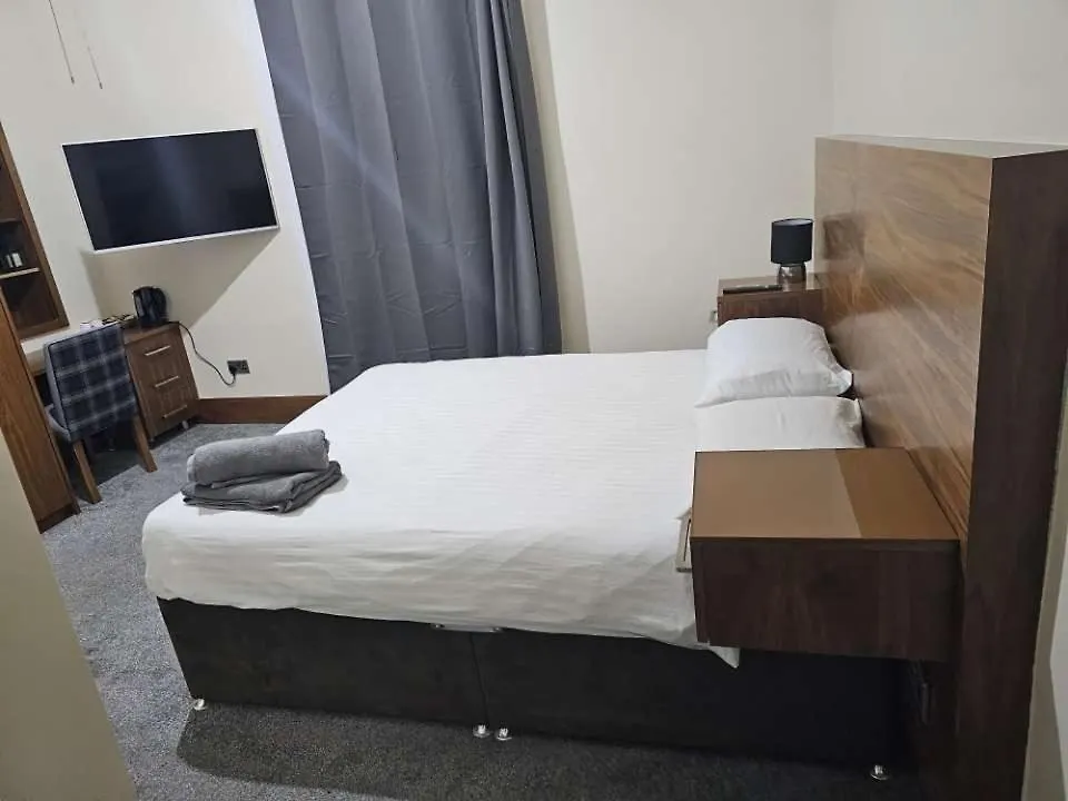 民宿 Spacious Large Double Room With Private Bathroom 爱丁堡 英国