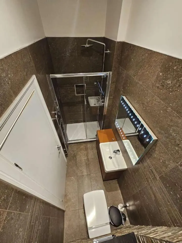 Homestay Spacious Large Double Room With Private Bathroom Edinburgh