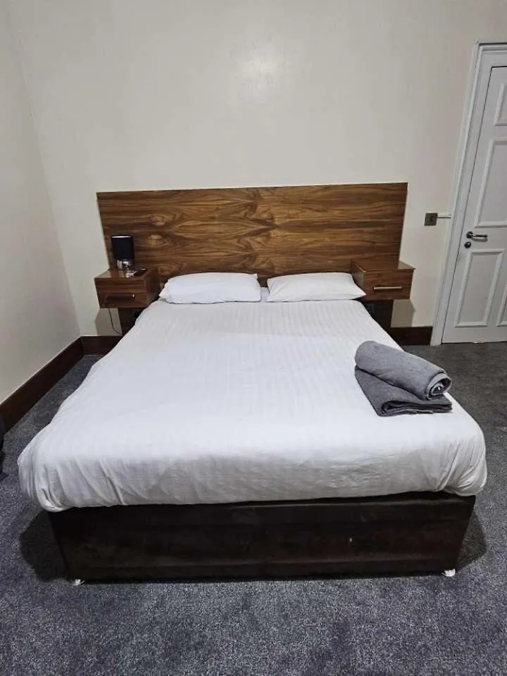 Spacious Large Double Room With Private Bathroom Edinburgh Homestay