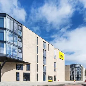 Destiny Student - Holyrood Apartman